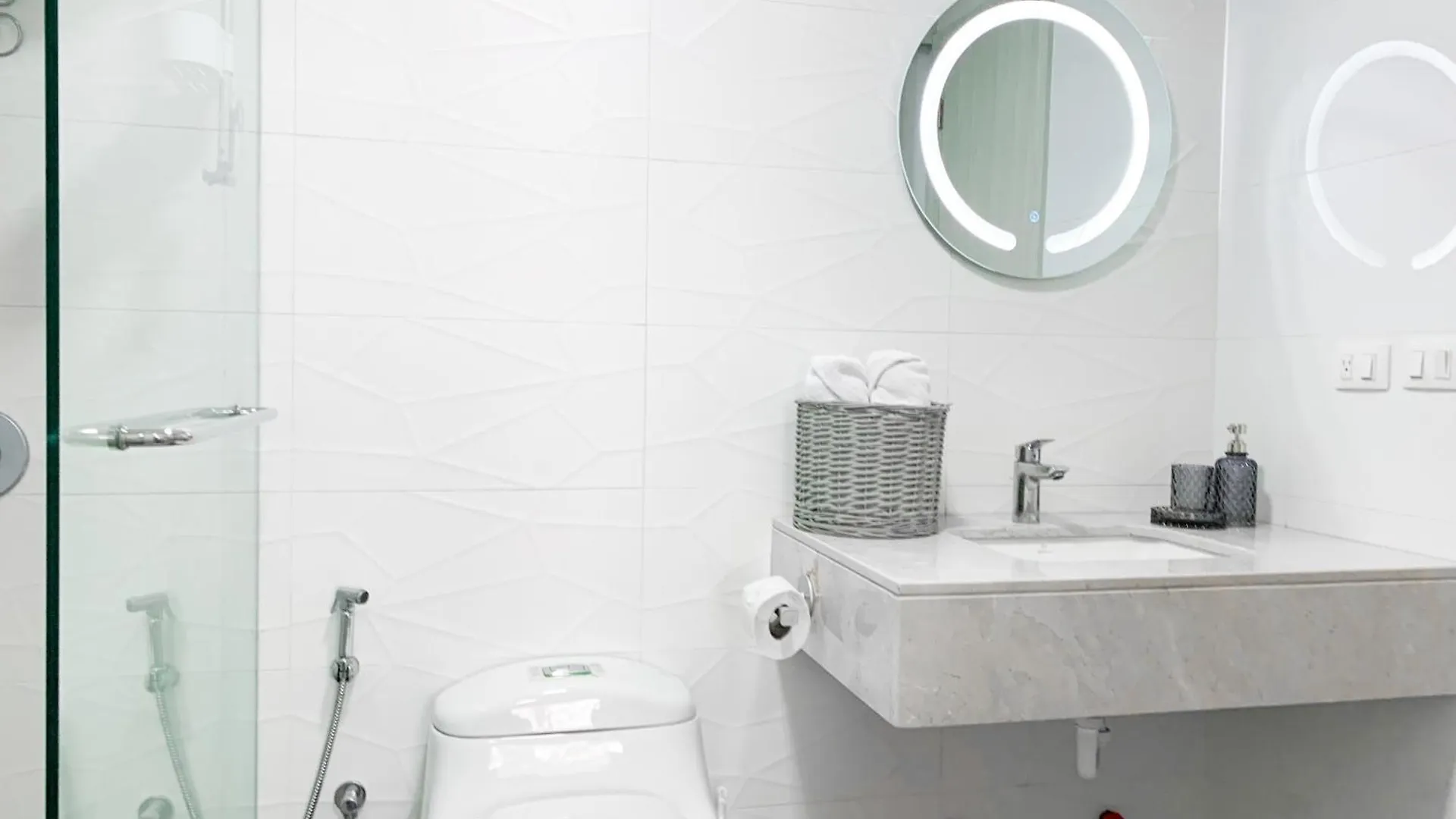 Suites Empresariales Cerca De Omni Hospital, Solaris , Mall Del Sol, Guayaquil Apartmán