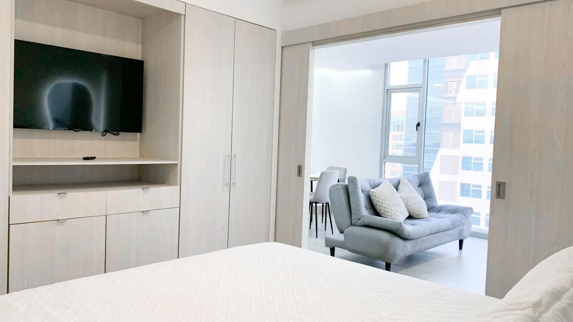 Suites Empresariales Cerca De Omni Hospital, Solaris , Mall Del Sol, Guayaquil Ekvádor