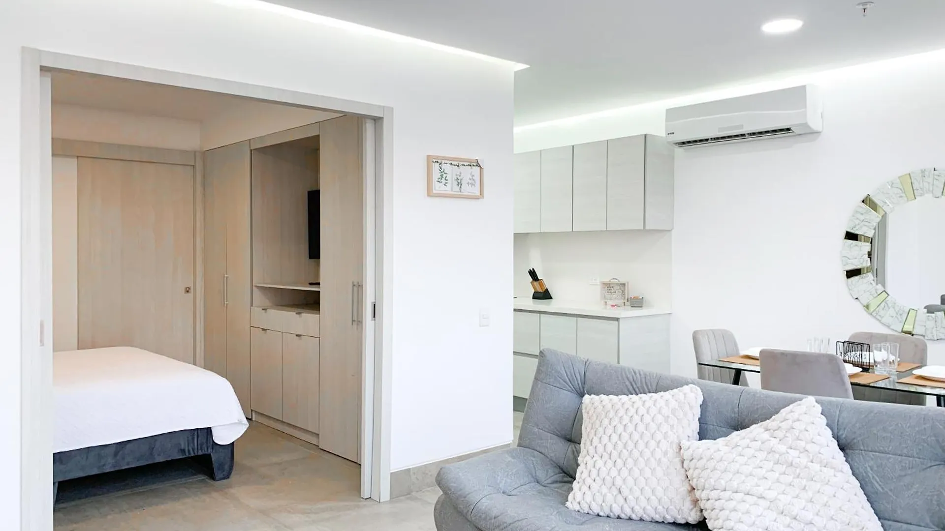 Suites Empresariales Cerca De Omni Hospital, Solaris , Mall Del Sol, Guayaquil Apartmán